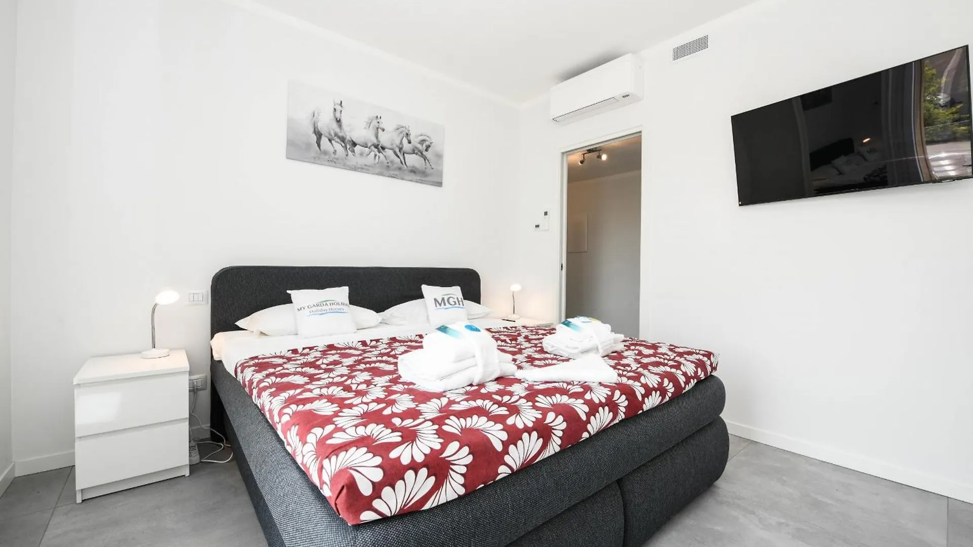 Katya Resort Penthouse Apartment - Mgh G2 26 Desenzano del Garda İtalya